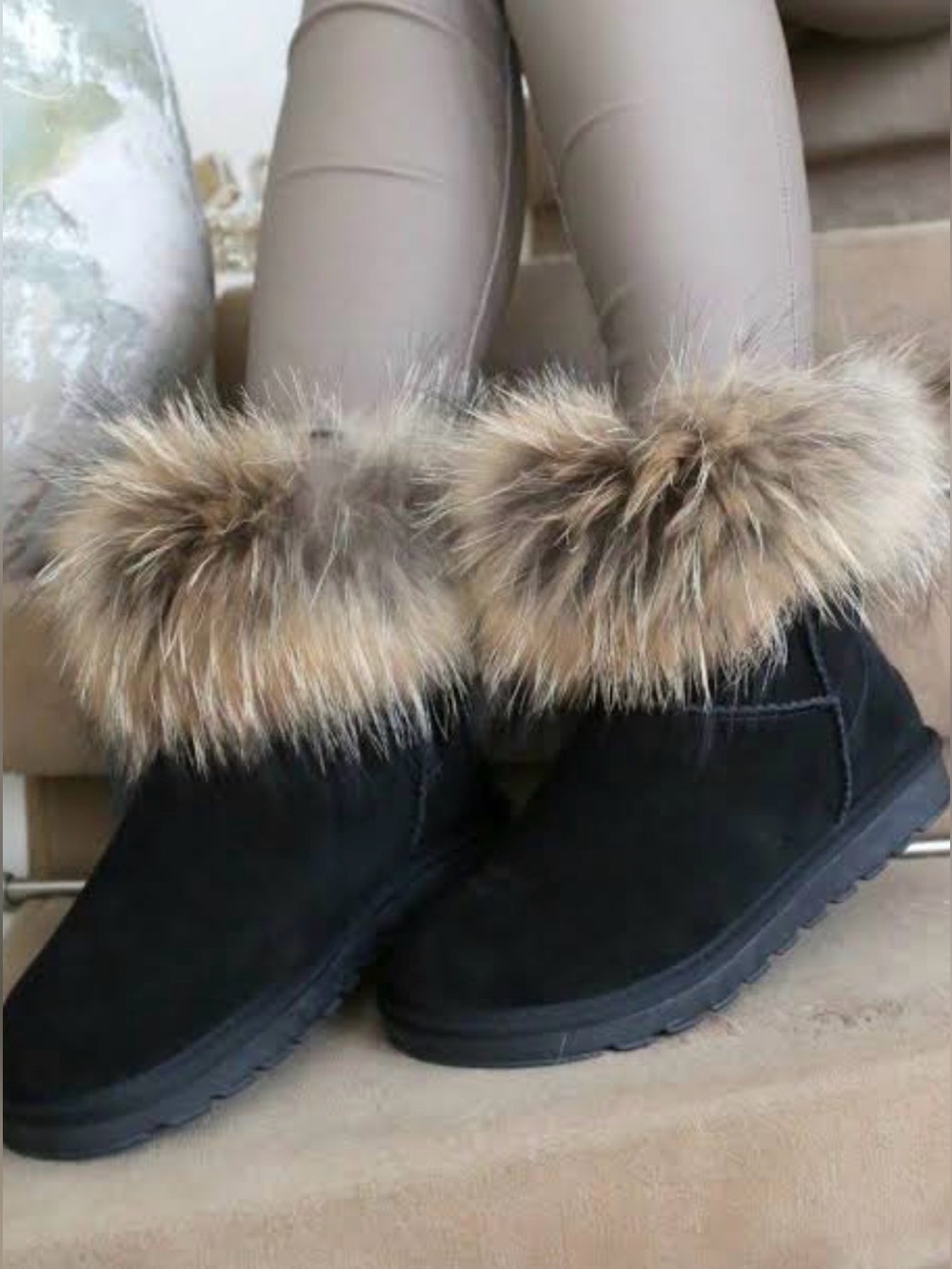 * Rare * UGG Fox Fur Black Suede Ankle Boots Size 8W